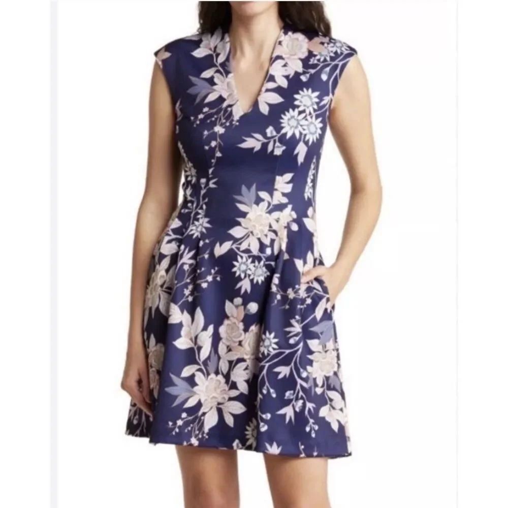 NWT Vince Camuto Navy Floral Size 8 Fit & Flare Scuba Mini Dress Women’s NEW